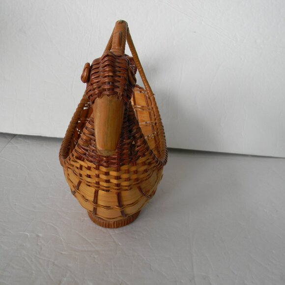 SMALL WICKER/STRAW GOOSE/DUCK BASKET FARMHOUSE COUNTRY - Picture 4 of 8